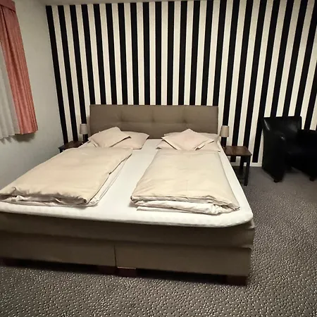 Und Restaurant Pinkenburg Отель