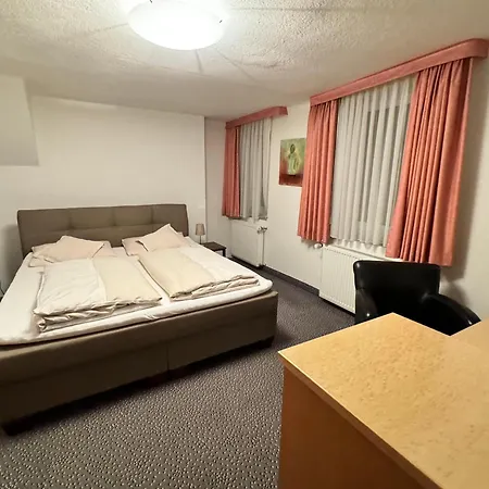 Und Restaurant Pinkenburg Отель