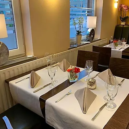 Hotel Und Restaurant Pinkenburg 3*