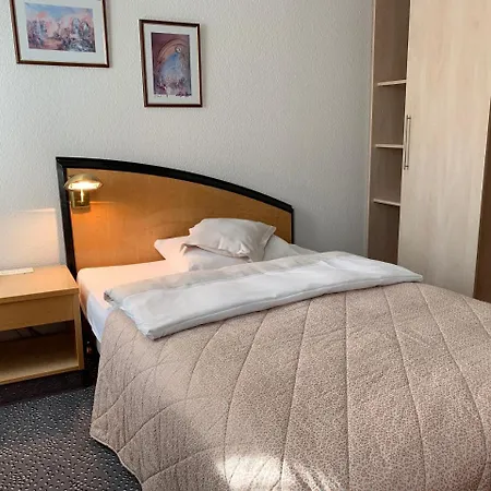 Und Restaurant Pinkenburg Отель Веннигзен