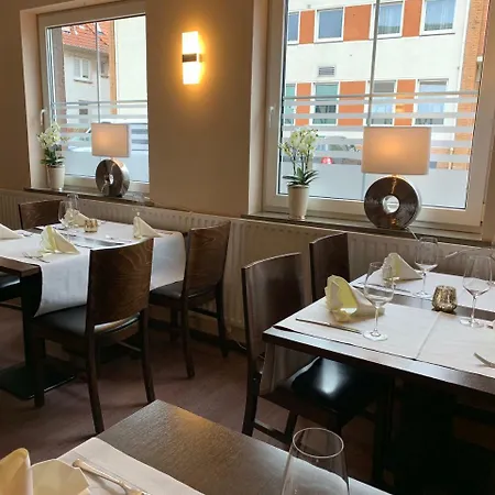 Und Restaurant Pinkenburg Отель Веннигзен